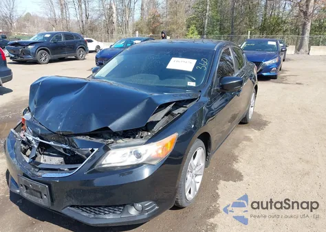 2013 Acura Ilx 2.0L z USA, uszkodzony, nr VIN 19VDE1F74DE005494